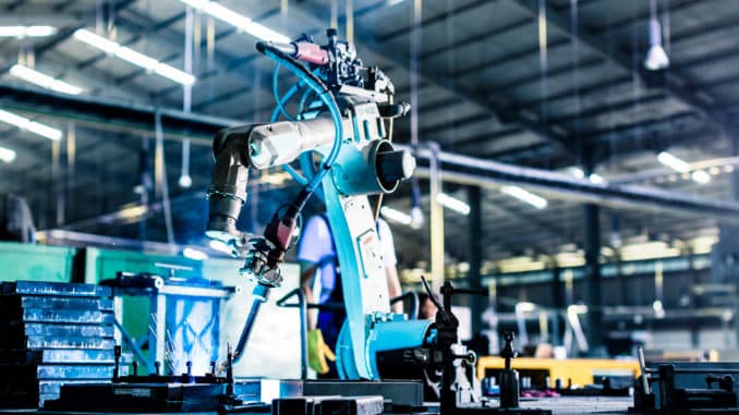 Schweißroboter bei der Arbeit Schweißroboter bei der Arbeit